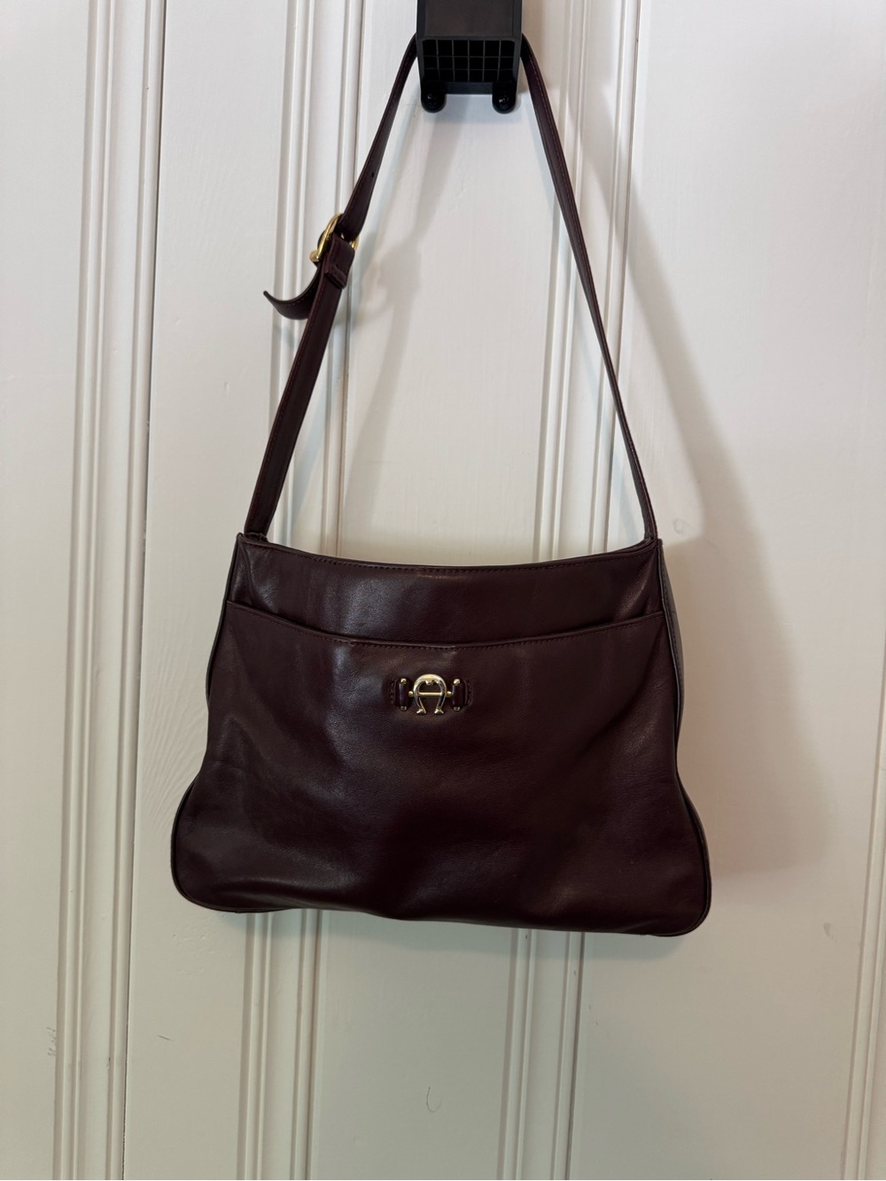 Etienne Aigner Classic Women's Leather Shoulder Bag in Deep Burgundy